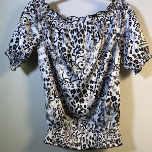 White house black market Top